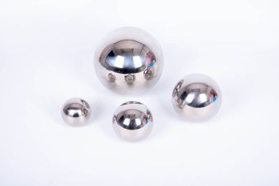 SILVER SENSORY REFLECTIVE BALLS PK4