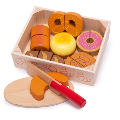 WOODEN CUTTING SET